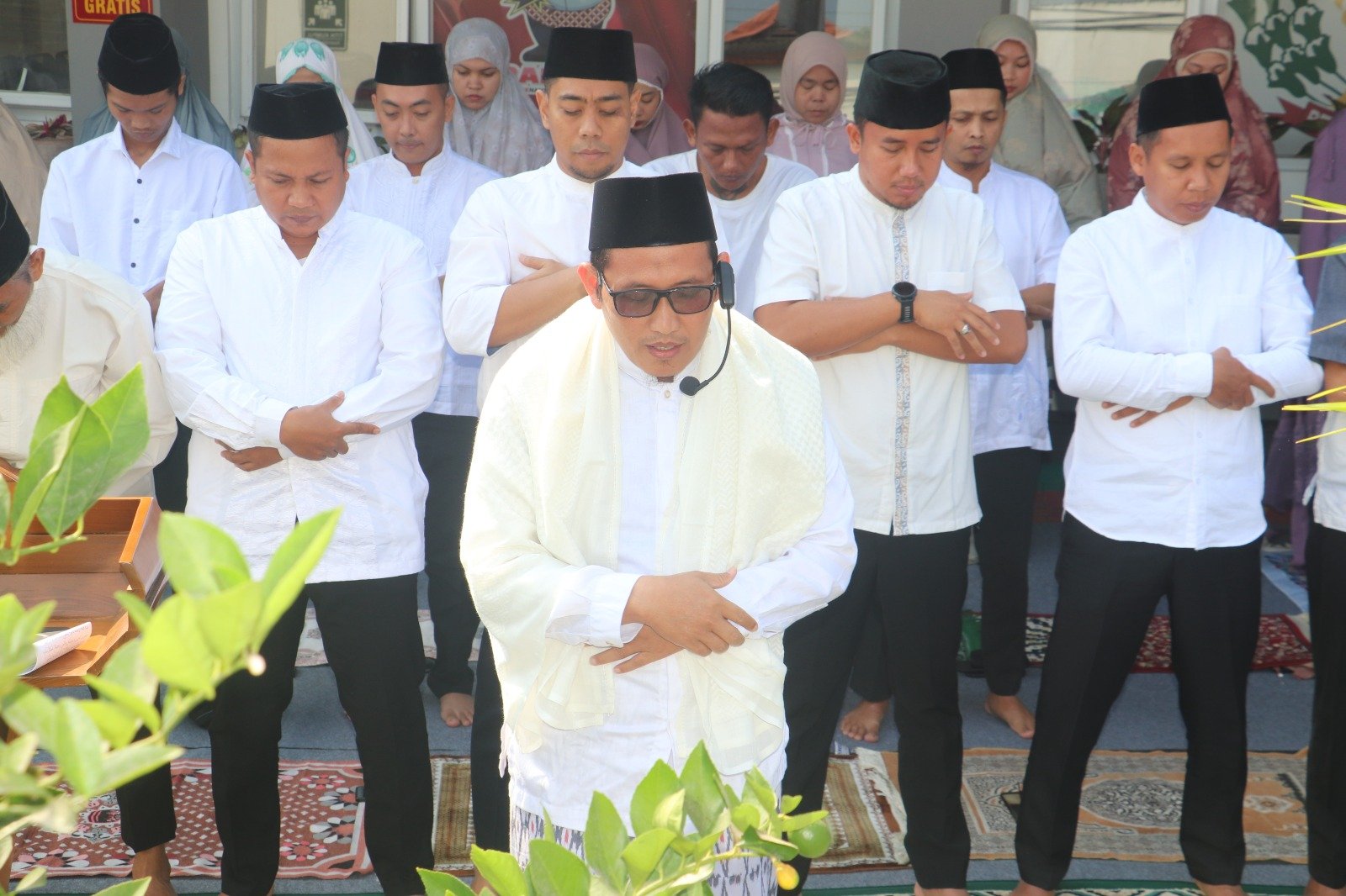 Menundukkan Diri, Menengadahkan Doa, Bapas Magelang Gelar Salat Istisqa’